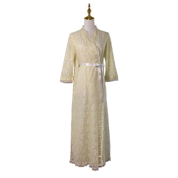 Vintage 60s Odette Barsa Pastel Yellow Lace Overlay Maxi Dressing Robe Size M - Picture 7 of 13